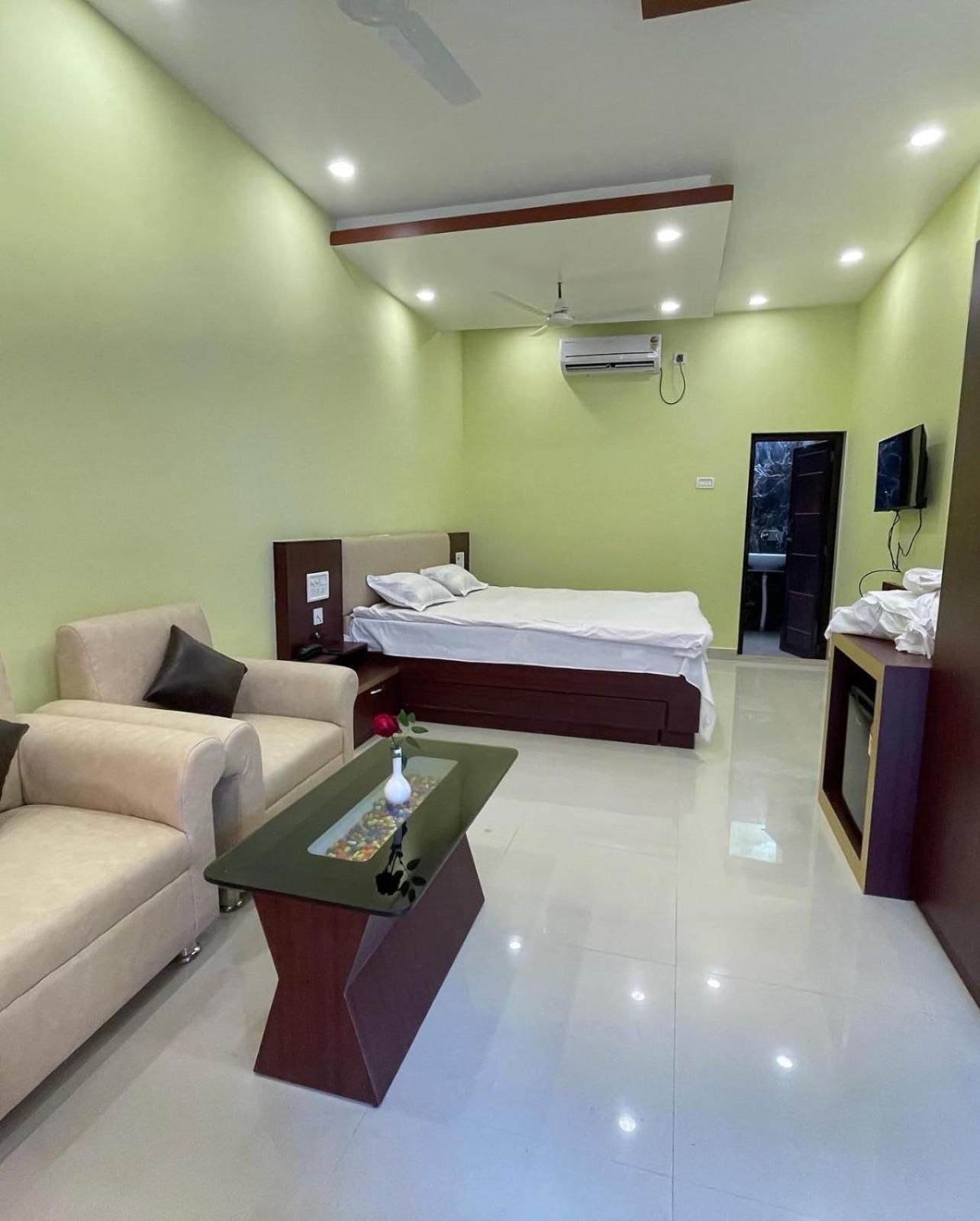 Golden View Resort And Restaurant Tajpur Bagian luar foto