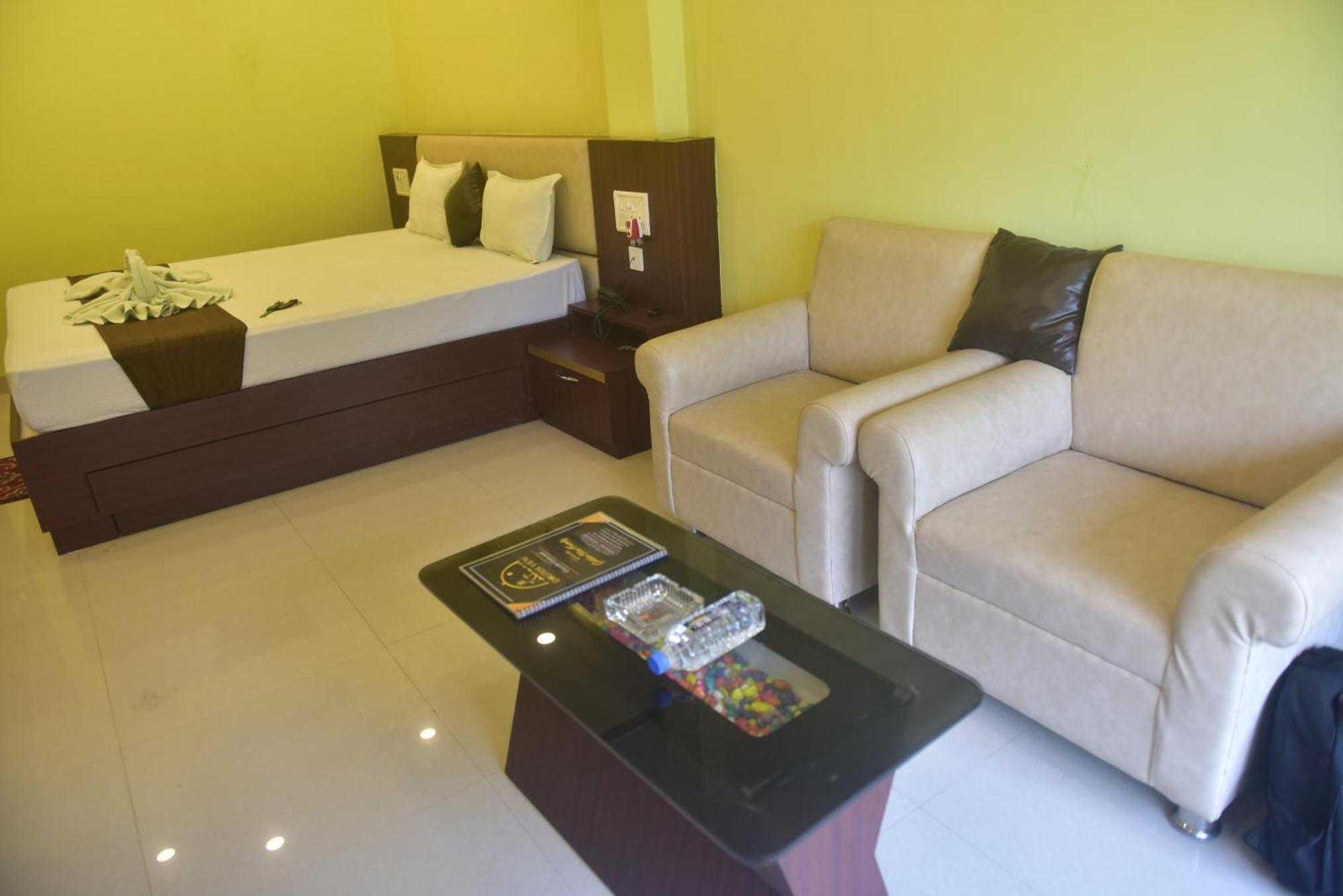 Golden View Resort And Restaurant Tajpur Bagian luar foto