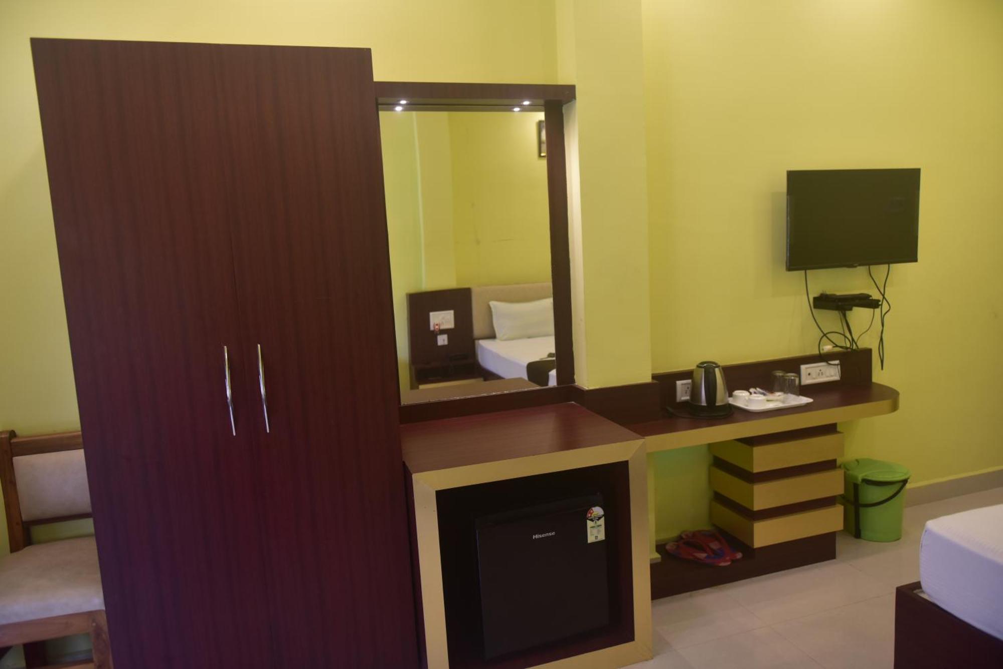 Golden View Resort And Restaurant Tajpur Bagian luar foto