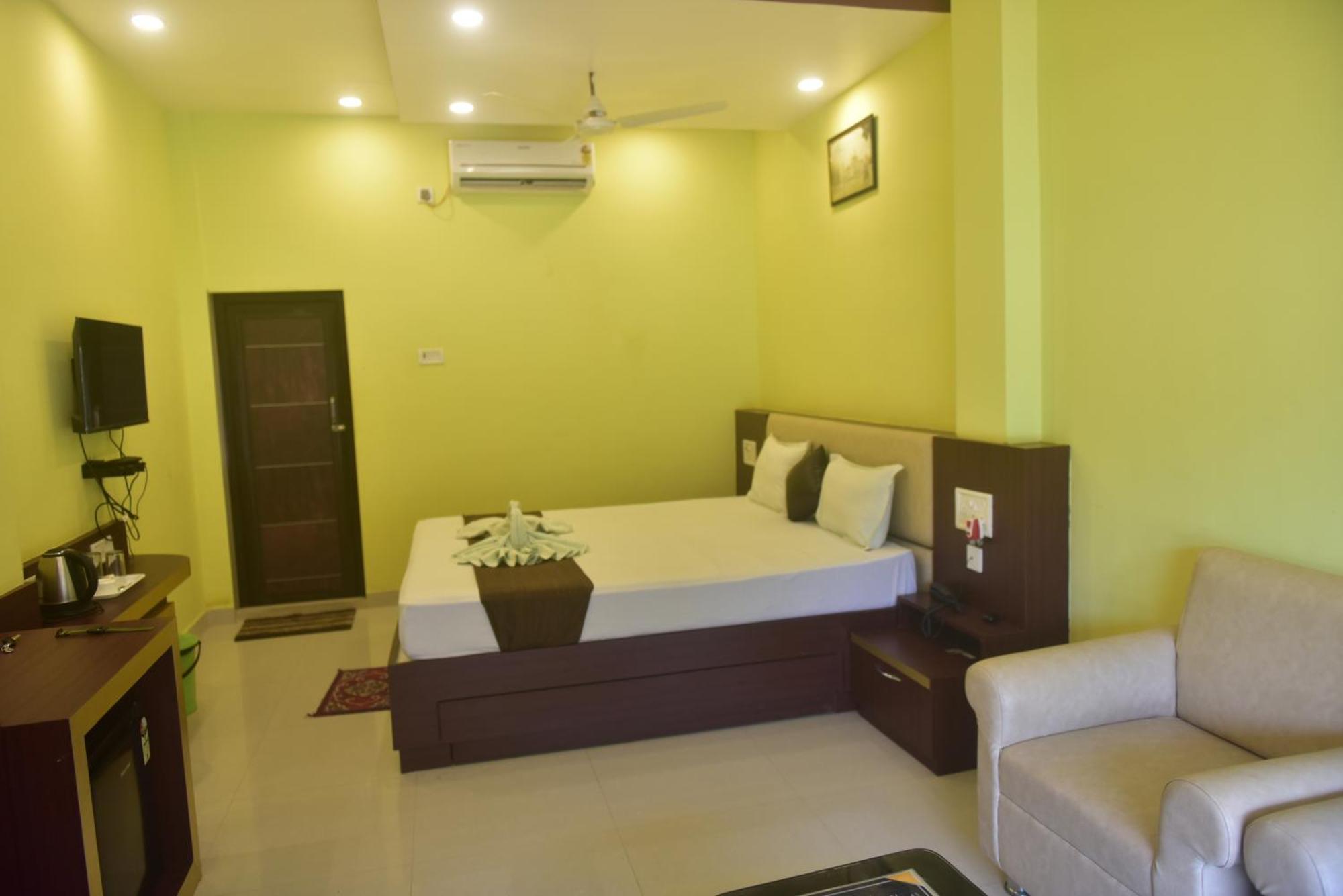 Golden View Resort And Restaurant Tajpur Bagian luar foto