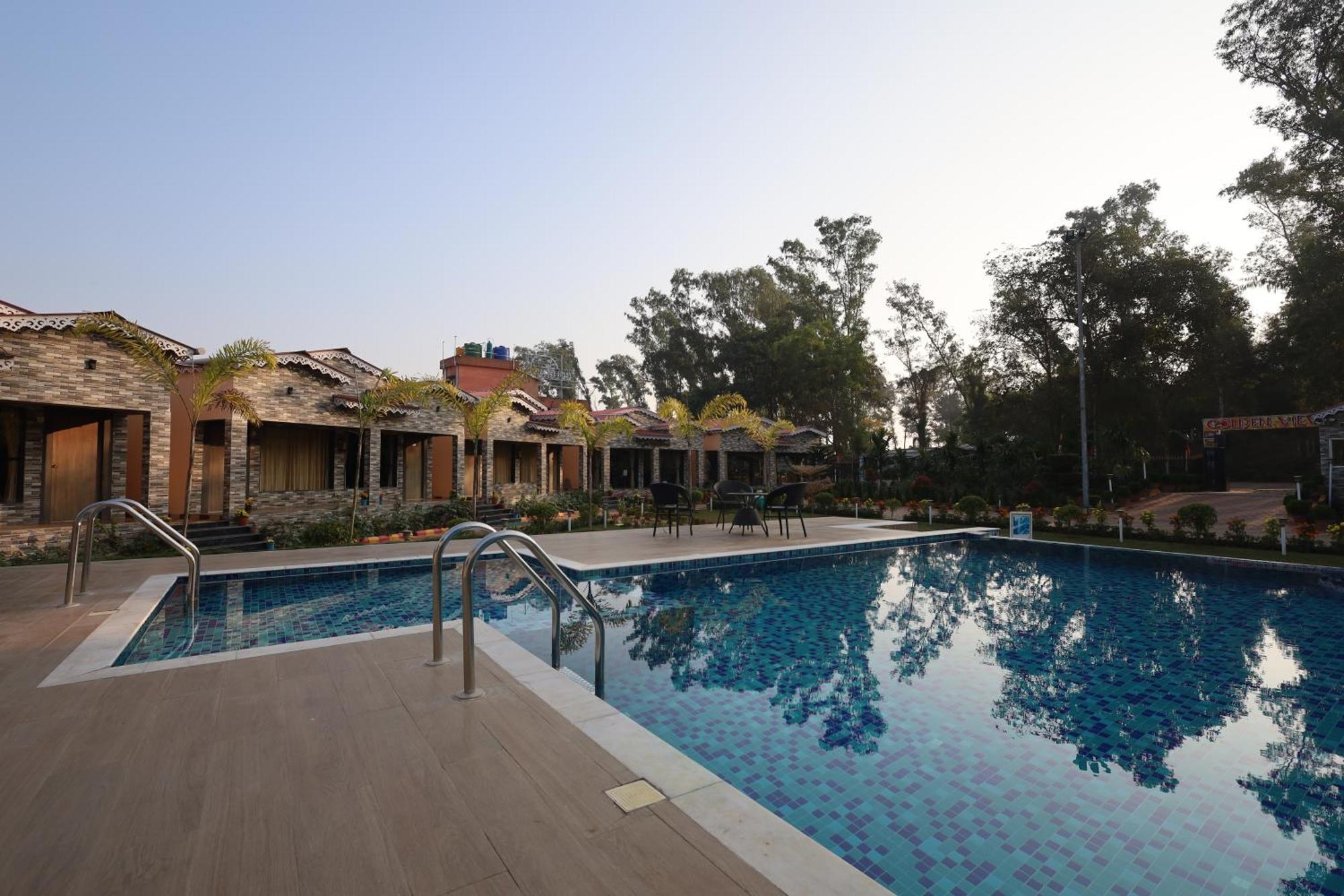 Golden View Resort And Restaurant Tajpur Bagian luar foto